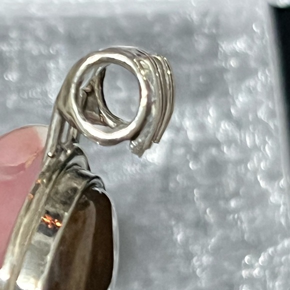 Elegant Silver and Brown Pendant - Picture 3 of 4